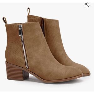 FISACE Womens V Cut Out Ankle Boot Pointed Toe Snakeskin Chunky Stacked Mid Heel